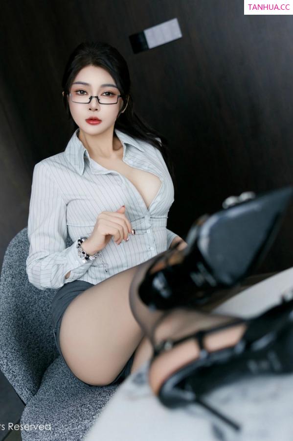 凯竹Vision 萌尤星凯竹 [XiuRen]高清写真图 2024.12.17 No.9611 凯竹Quinn 黑丝美腿第27张图片